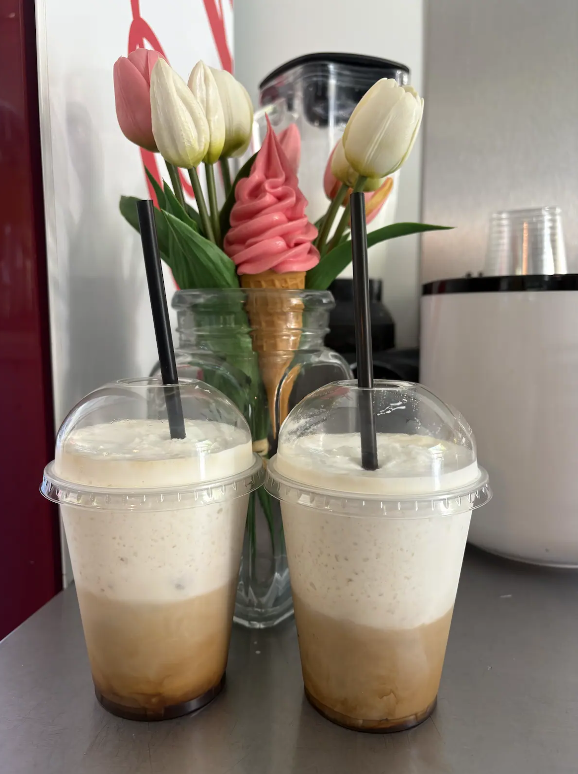 Aromatyczna kawa w kawiarni Cafe Flaming w Nowym Zoo Poznań